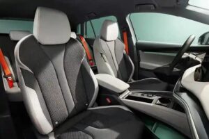Elroq Front seats